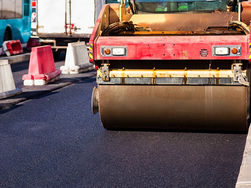 アスファルト混合物用エコクリート™PANファイバー - オーバーレイのわだち掘れとひび割れ抵抗性