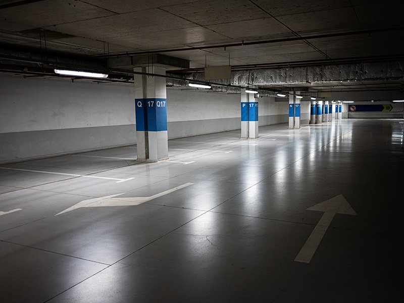 用双绞束 PP 纤维加固大型停车场地面