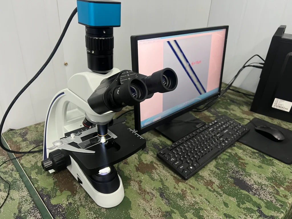 Inspection de la qualité de la longueur des fibres de polypropylène et de la cohérence de la dispersion en usine